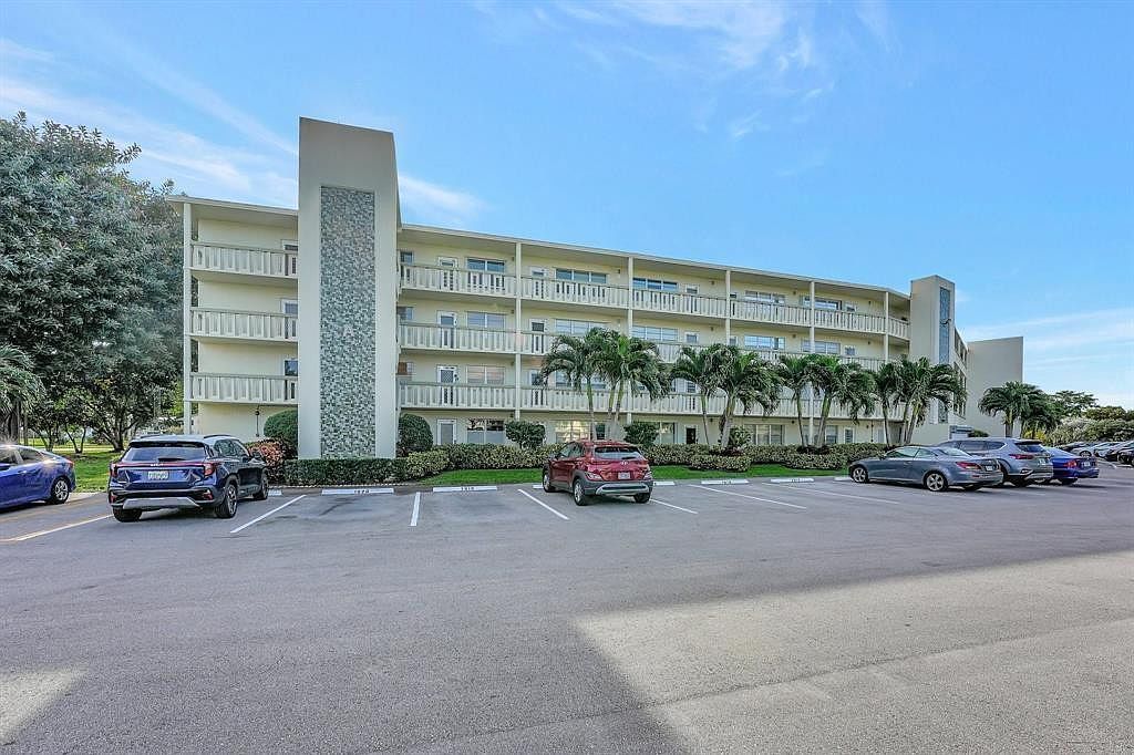 2013 Cambridge #2013-A Deerfield Beach, FL 33442 - Thumbnail 3