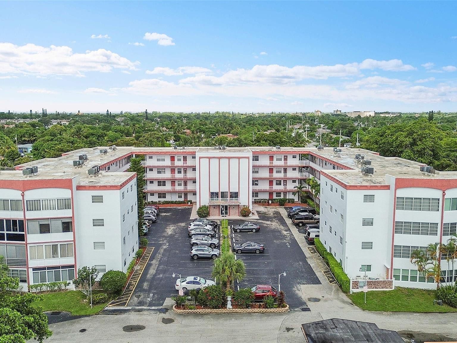 4000 NW 44th Ave APT 401 Lauderdale Lakes, FL 33319 - Thumbnail 3