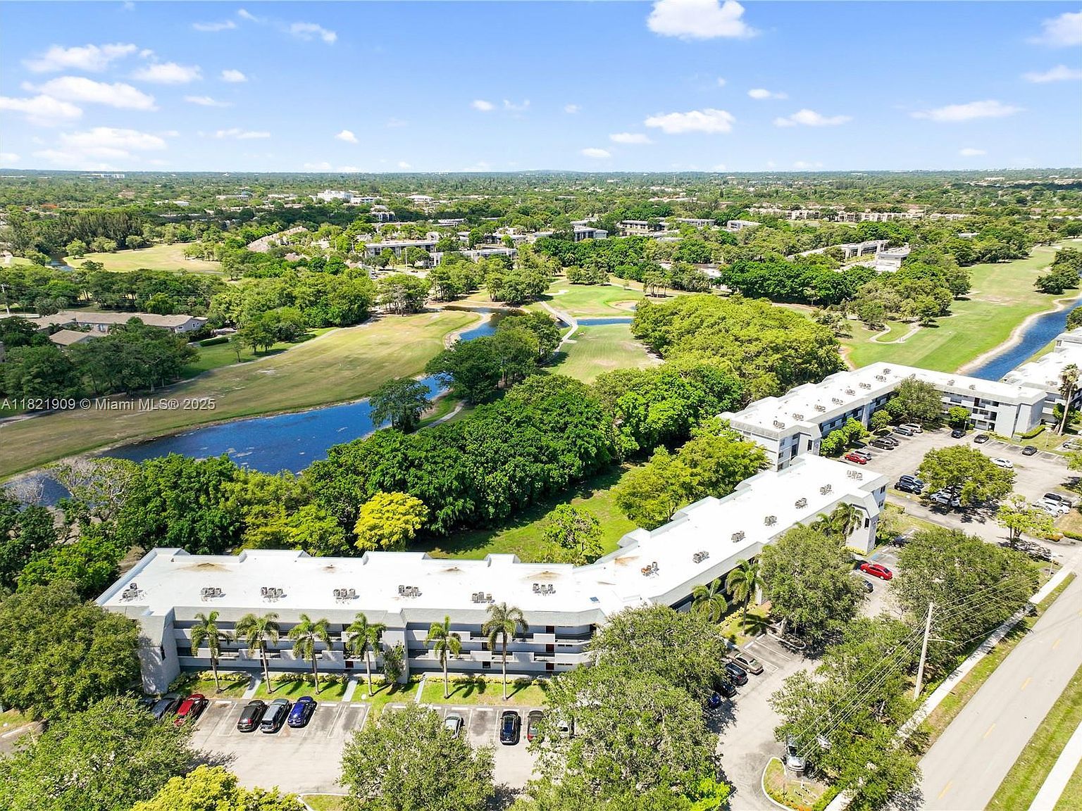 8305 NW 61st St APT C305 Tamarac, FL 33321 - Thumbnail 3