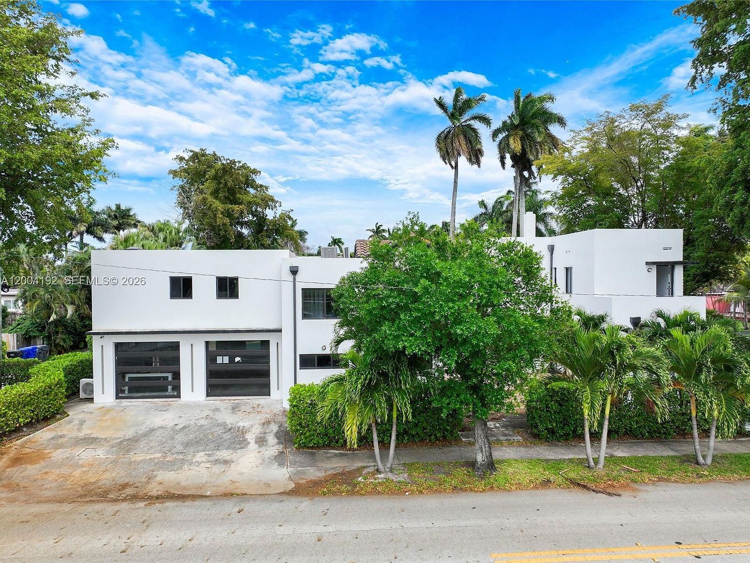 1329 Polk St Hollywood, FL 33019 - Thumbnail 3