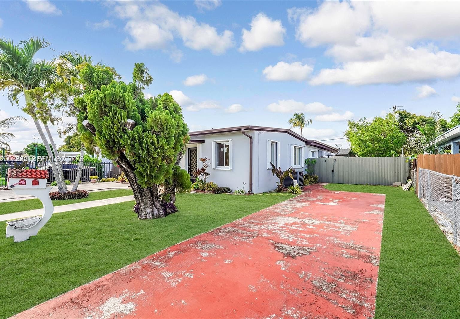 175 E 45th St Hialeah, FL 33013 - Thumbnail 3