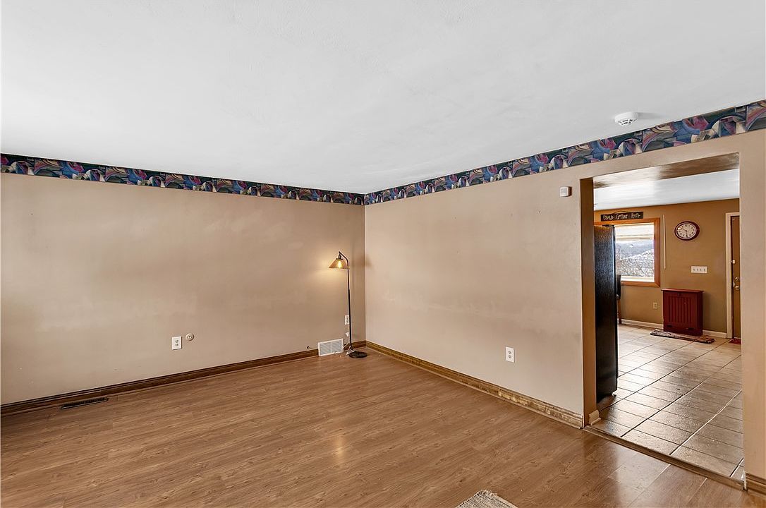 1264 8th Ave Natrona Heights, PA 15065 - Thumbnail 3