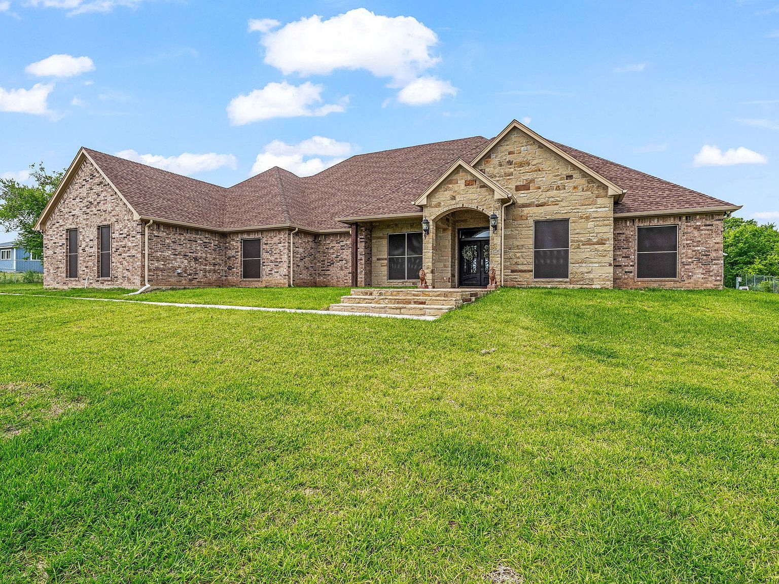 804 Sunset Acres Ct Granbury, TX 76048 - Thumbnail 3
