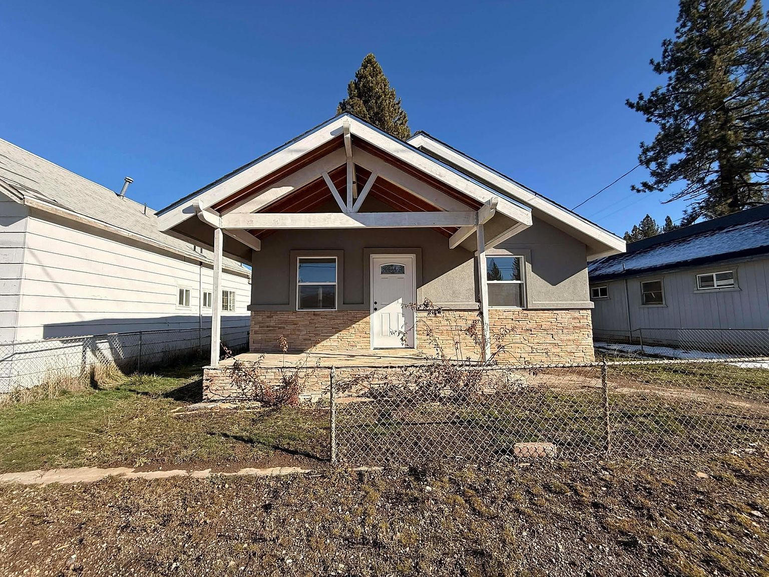 221 Main St Portola, CA 96122 - Thumbnail 3