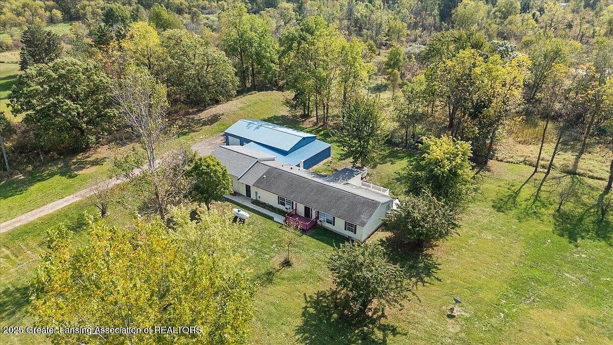 998 E Butterfield Hwy Charlotte, MI 48813 - Thumbnail 3