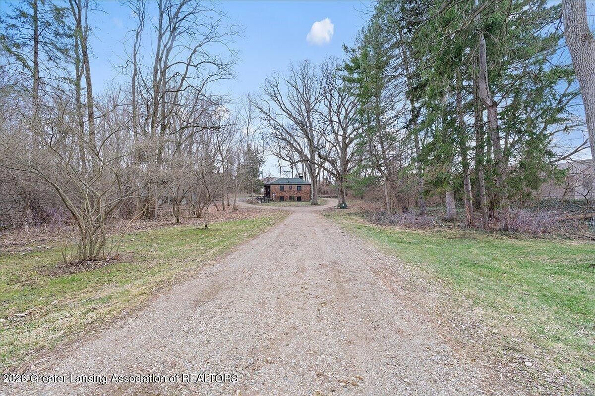 2593 Mount Hope Rd Okemos, MI 48864 - Thumbnail 3