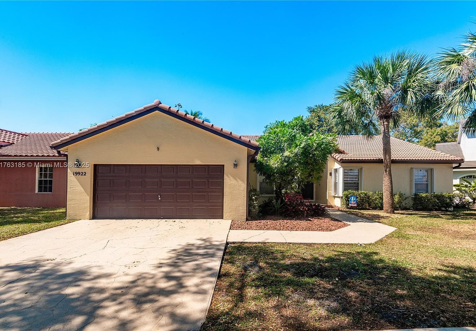 19922 NW 88th Ave Hialeah, FL 33018 - Thumbnail 3