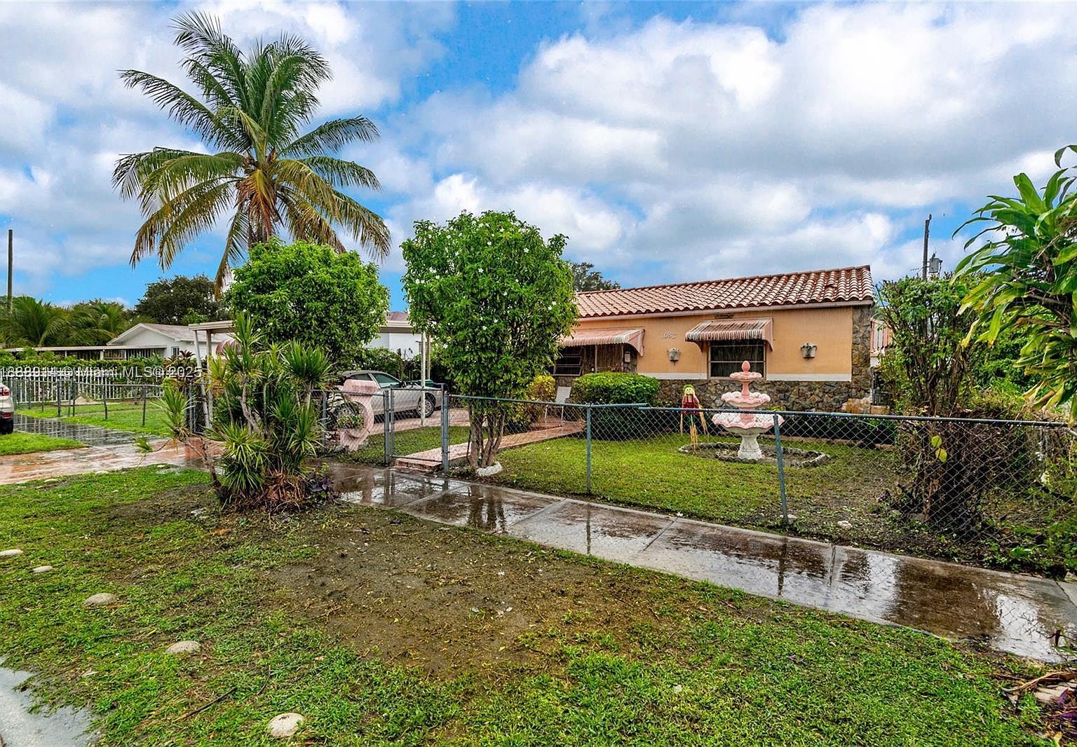 1083 NW 74th St Miami, FL 33150 - Thumbnail 3