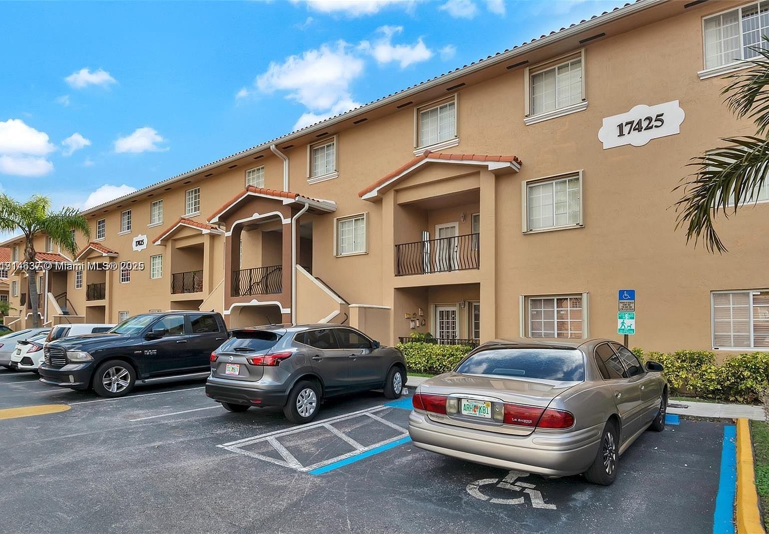 17425 NW 75th Pl APT 106 Hialeah, FL 33015 - Thumbnail 3