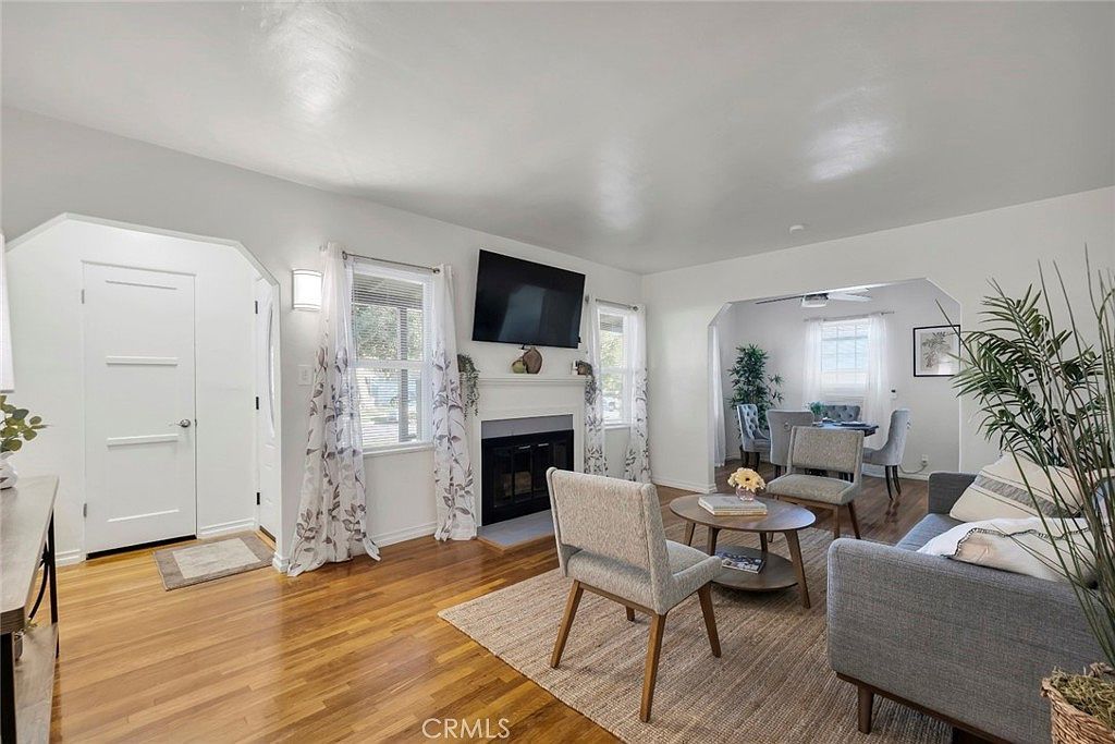 1527 N Avon St Burbank, CA 91505 - Thumbnail 3