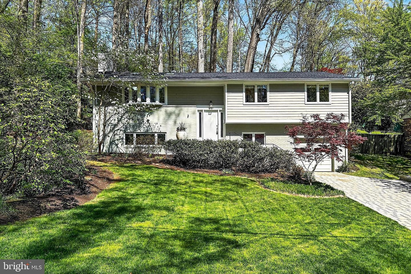 6362 Burton Cir Falls Church, VA 22041 - Thumbnail 3