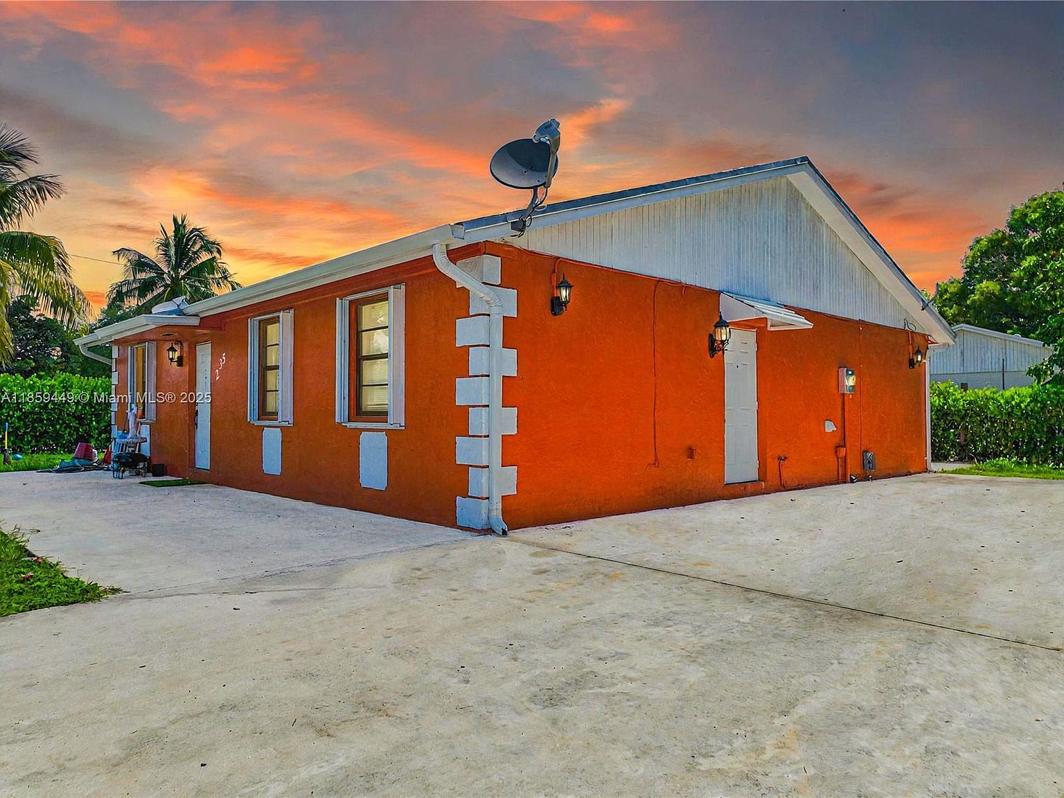 235 SW 16th Ter Homestead, FL 33030 - Thumbnail 3