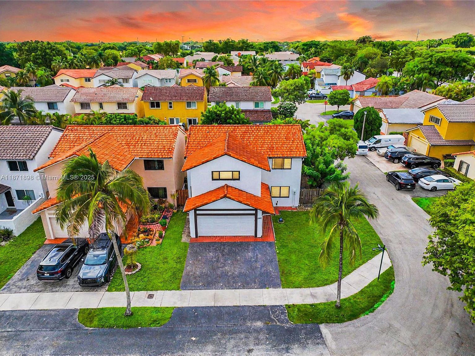 15166 SW 94th Ter Miami, FL 33196 - Thumbnail 3