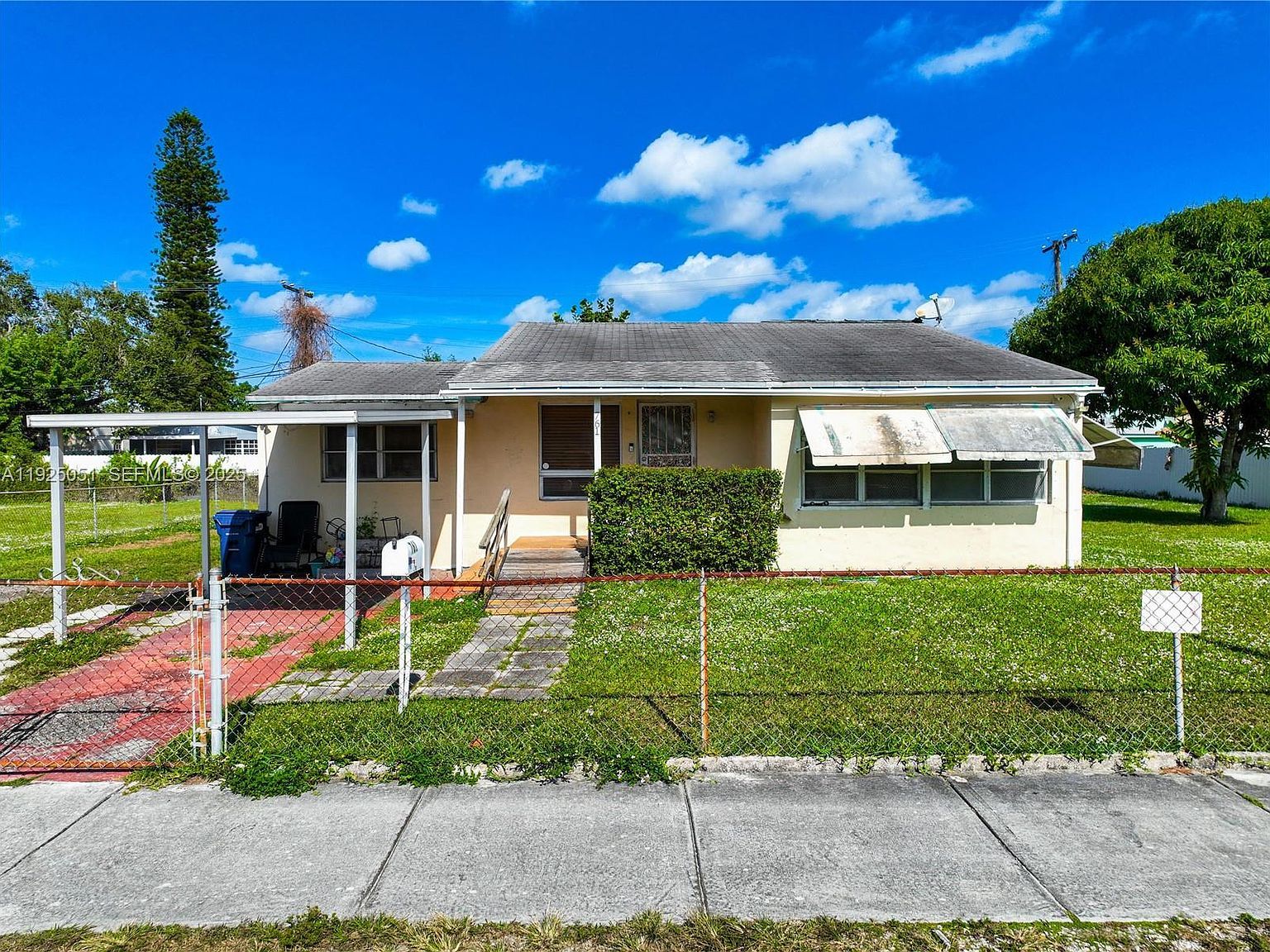 761 NW 74th St Miami, FL 33150 - Thumbnail 3