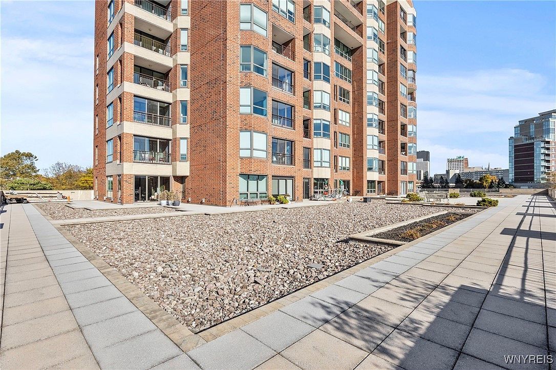 201 Admirals Walk #201 Buffalo, NY 14202 - Thumbnail 3