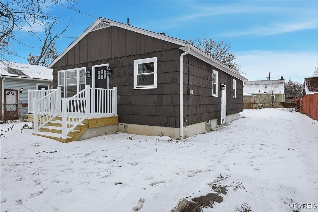 657 72nd St Niagara Falls, NY 14304 - Thumbnail 3