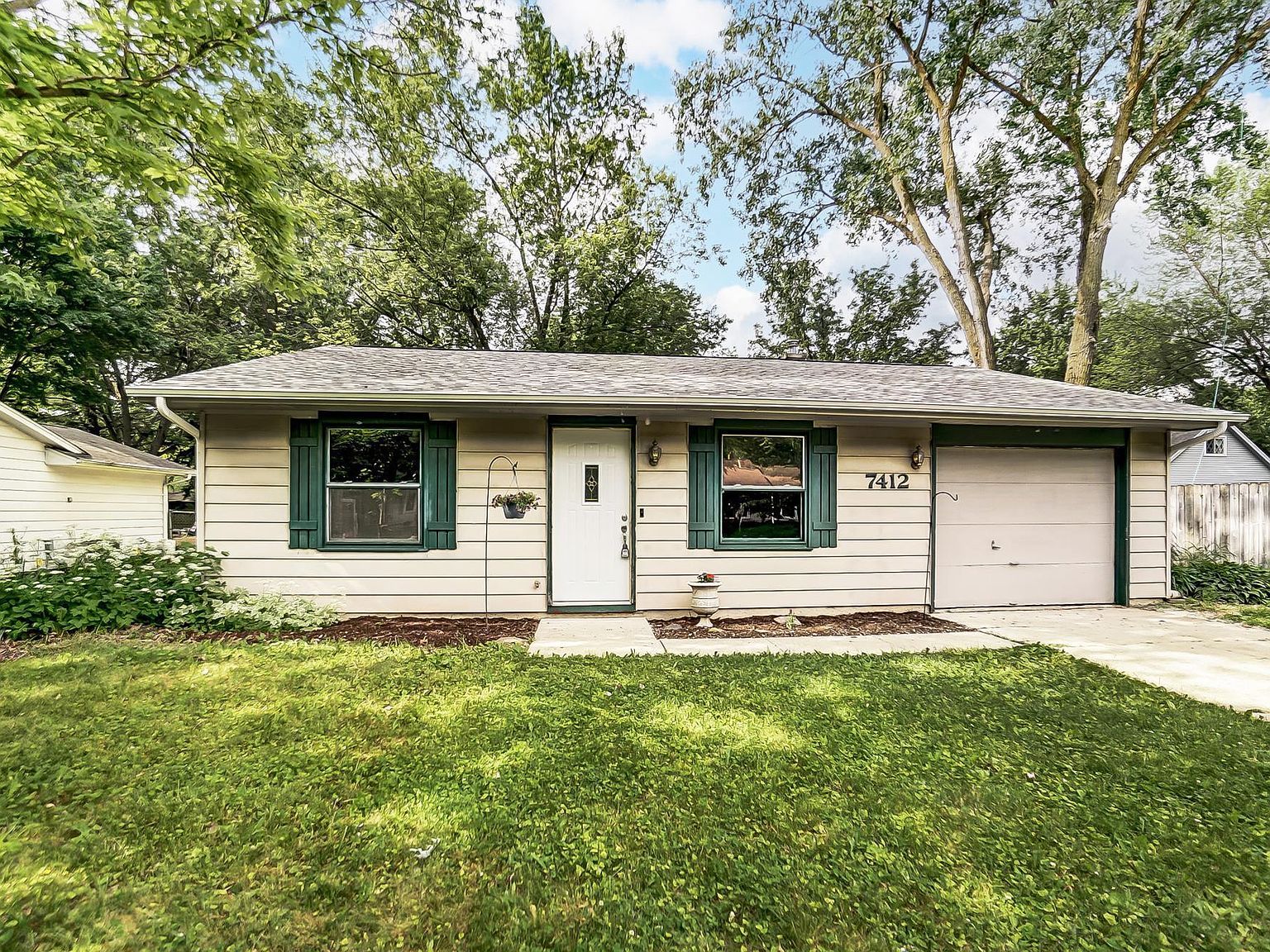 7412 Valley Meadows Dr Fort Wayne, IN 46815 - Thumbnail 3