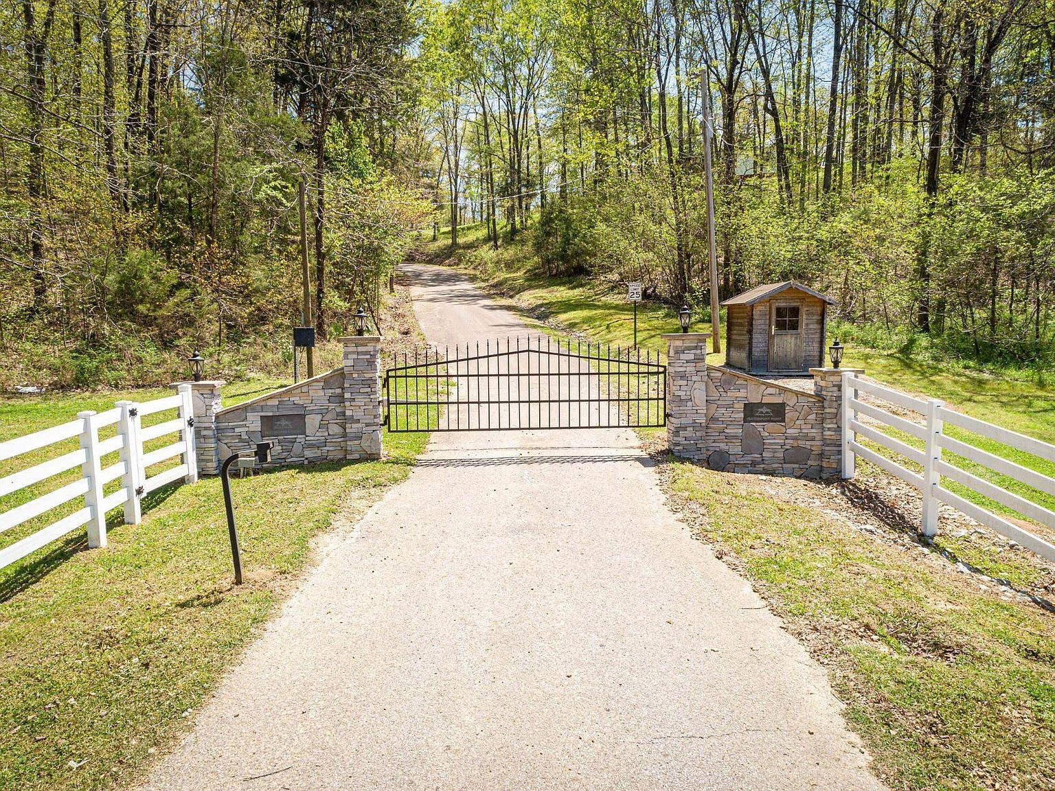 172 & 165 Fawn Ridge Rd Parsons, TN 38363 - Thumbnail 3