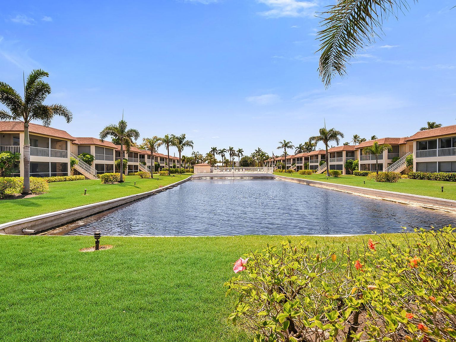 1155 Sandpiper St APT G2 Naples, FL 34102 - Thumbnail 3