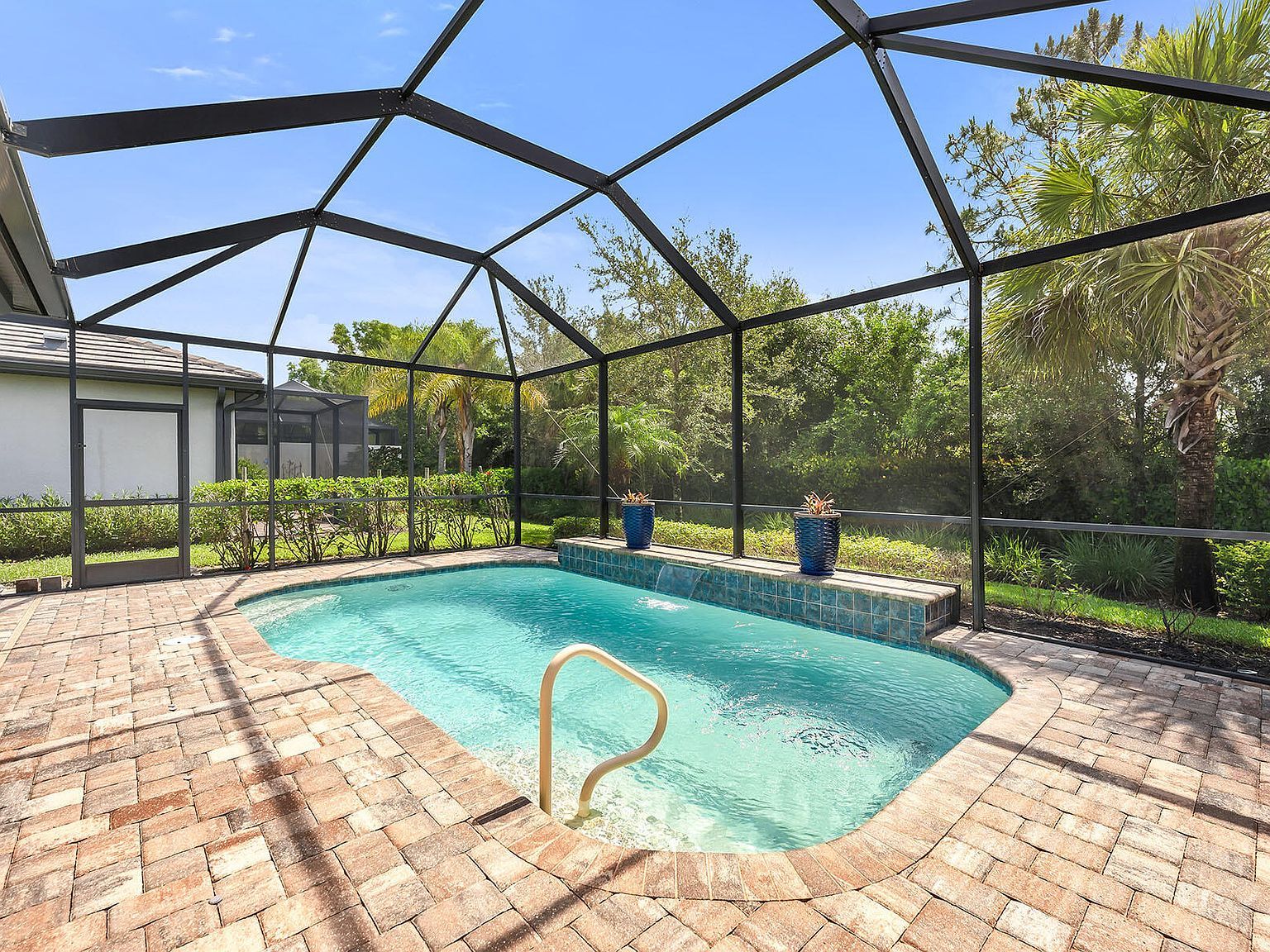 7690 Jacaranda Ln Naples, FL 34114 - Thumbnail 3