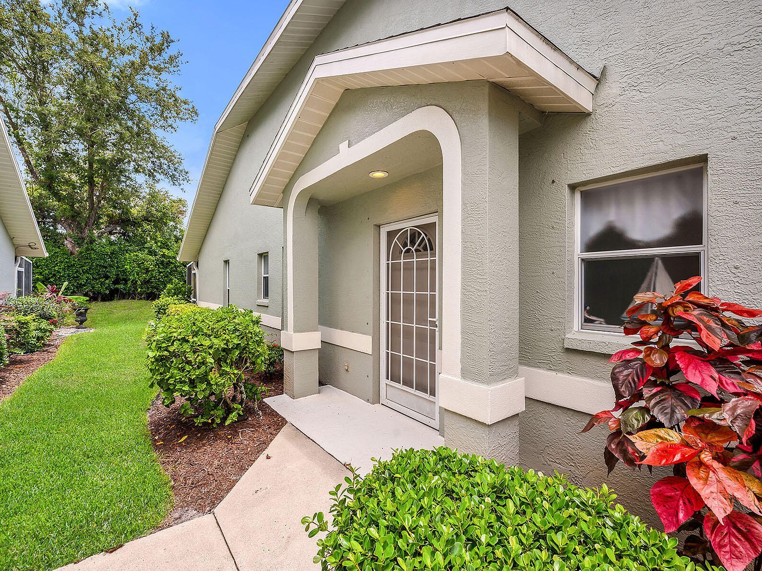 1724 Royal Cir #901 Naples, FL 34112 - Thumbnail 3