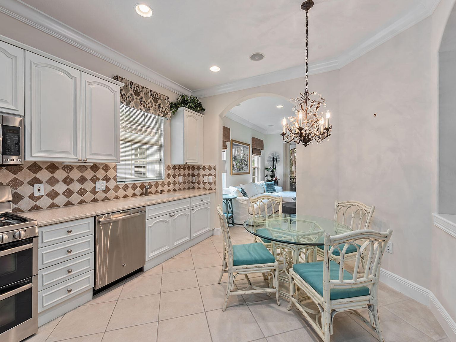 9110 Cascada Way APT 201 Naples, FL 34114 - Thumbnail 3