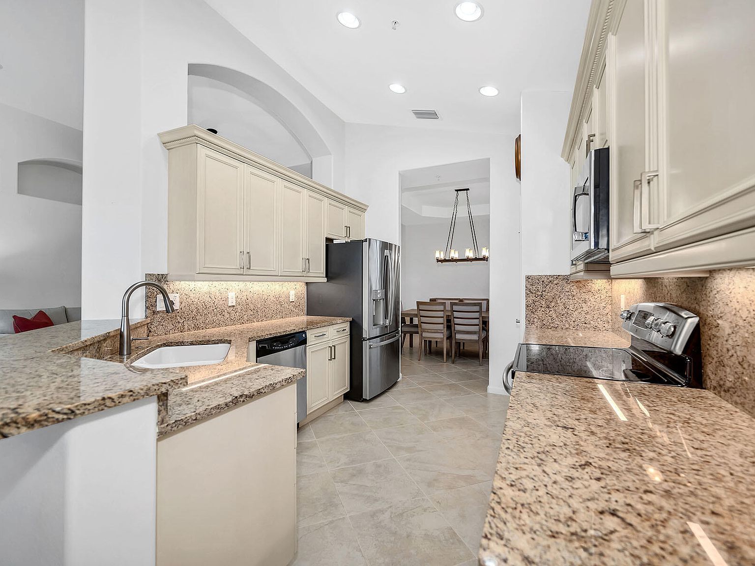 6689 Alden Woods Cir APT 201 Naples, FL 34113 - Thumbnail 3