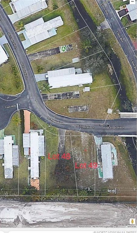 331 NE Tropicalia Ln Jensen Beach, FL 34957 - Thumbnail 3