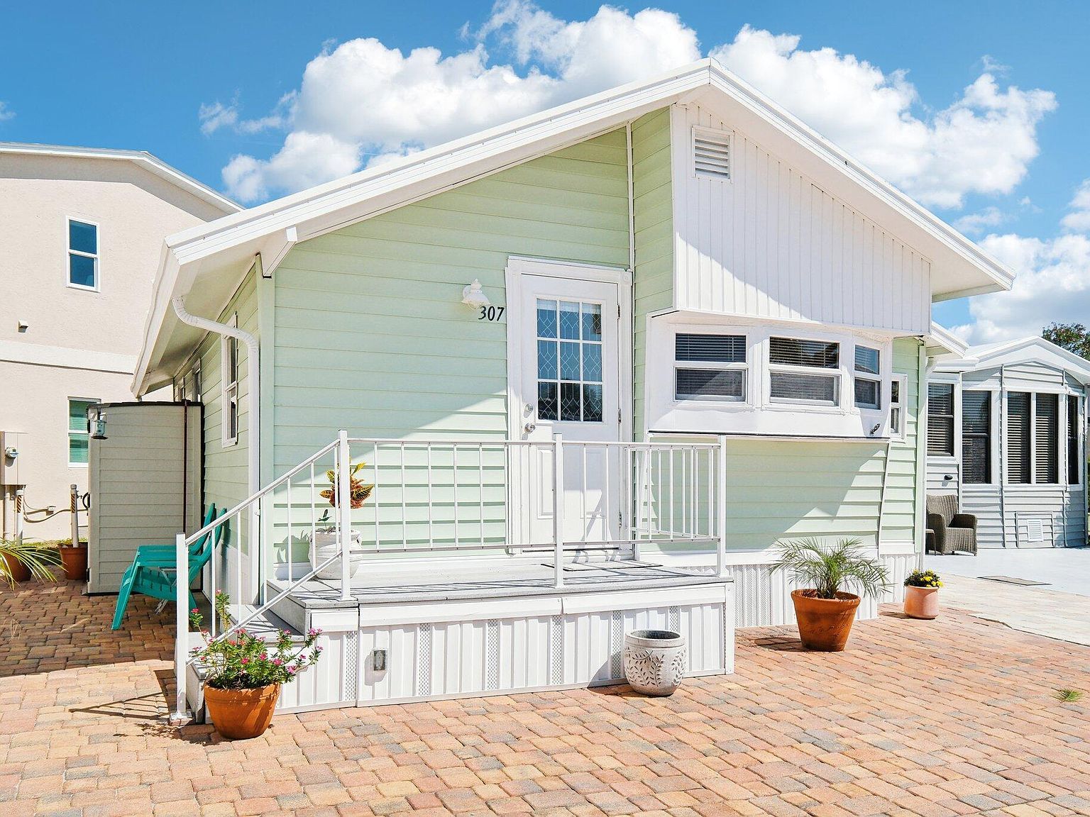 307 Nettles Blvd Jensen Beach, FL 34957 - Thumbnail 3