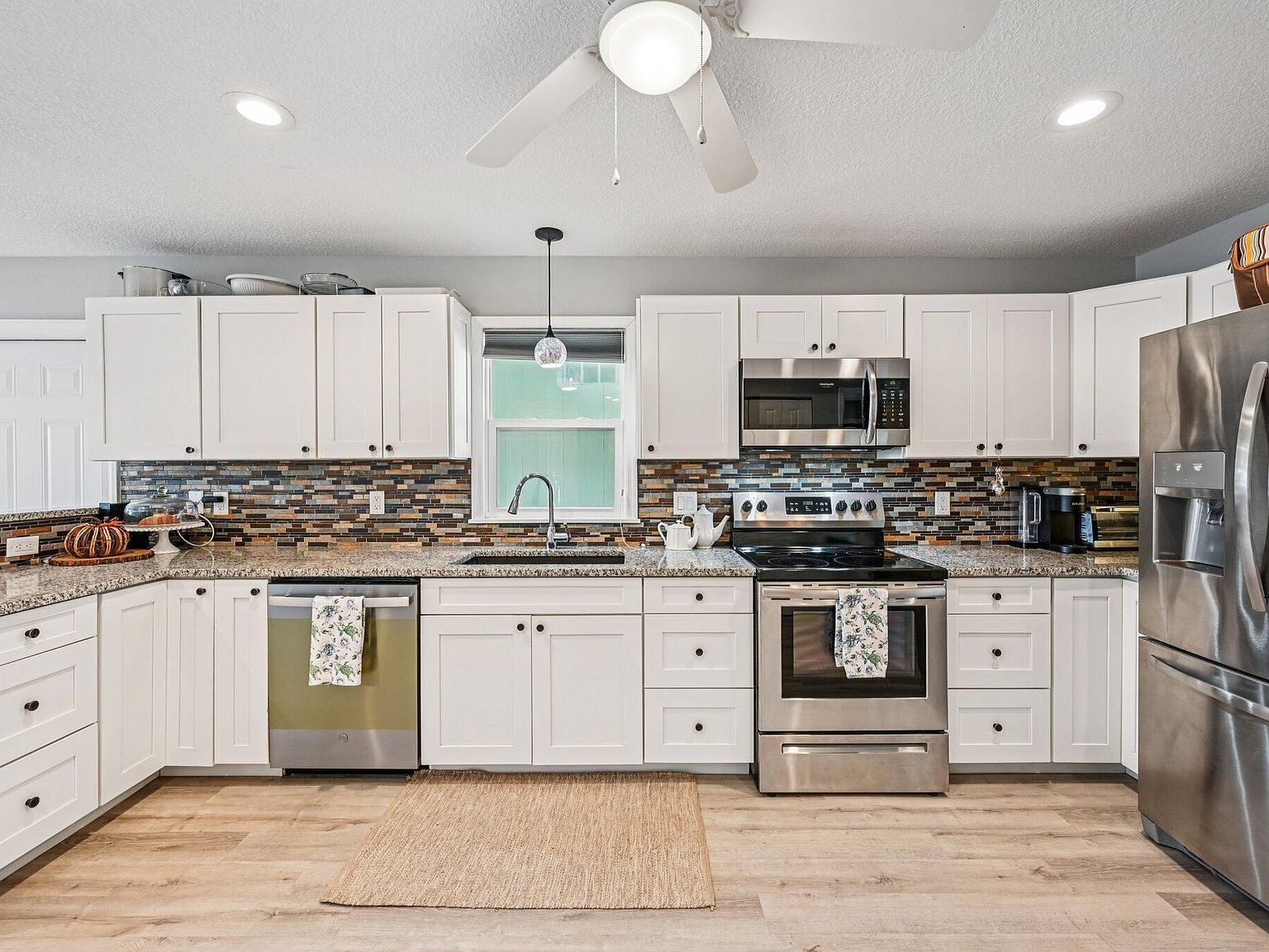 251 SE Paradise Pl Stuart, FL 34997 - Thumbnail 3