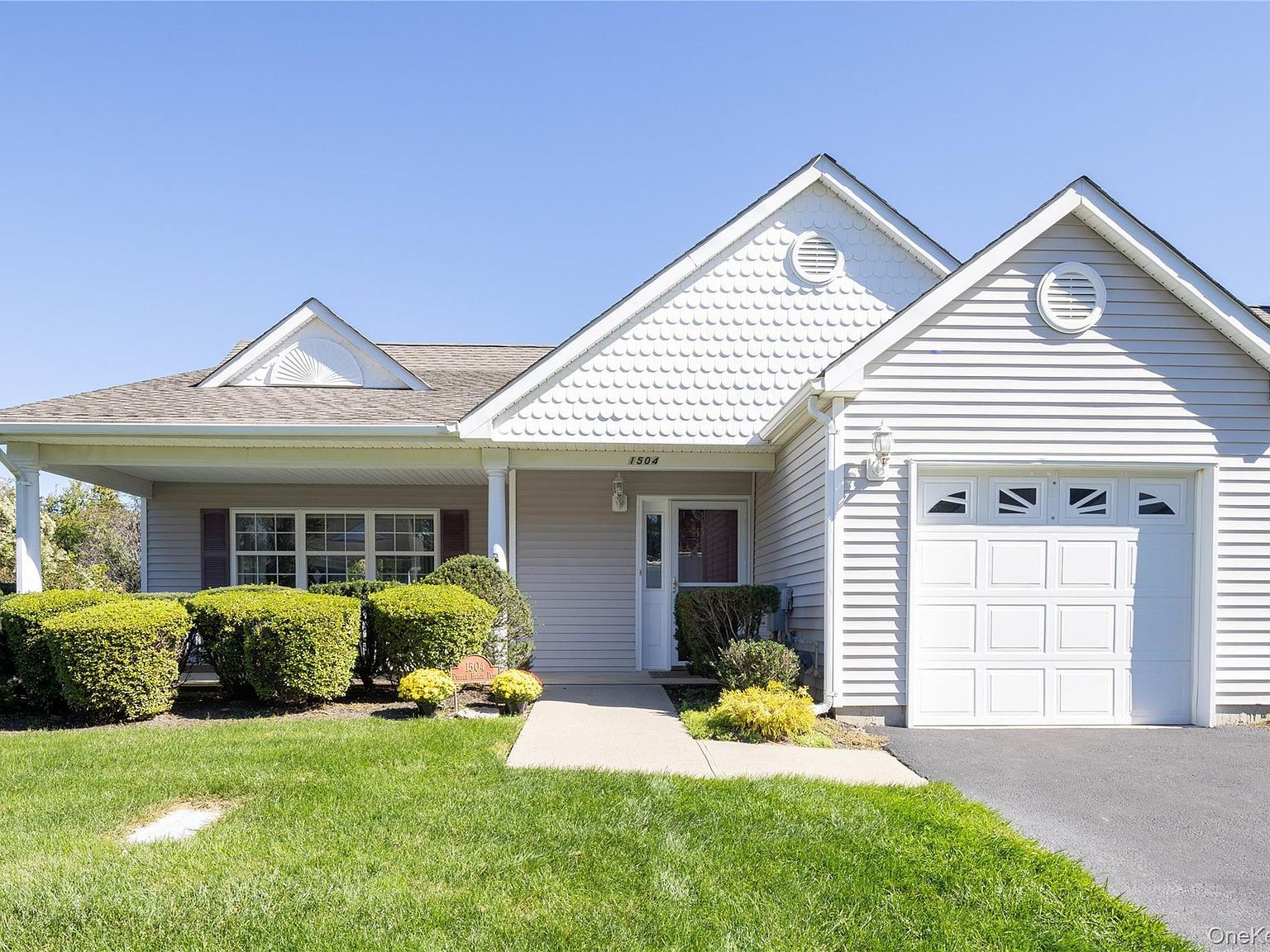 1504 Pebble Beach Path Riverhead, NY 11901 - Thumbnail 3