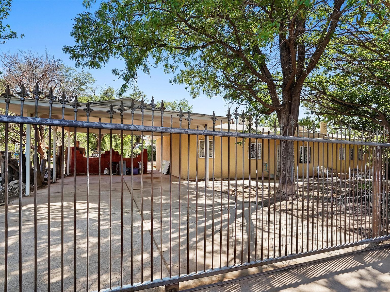 1724 Coe Rd SW Albuquerque, NM 87105 - Thumbnail 3