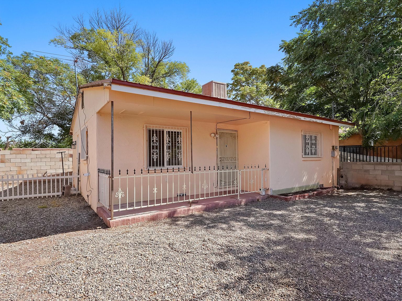 1347 Young Ave SW Albuquerque, NM 87105 - Thumbnail 3