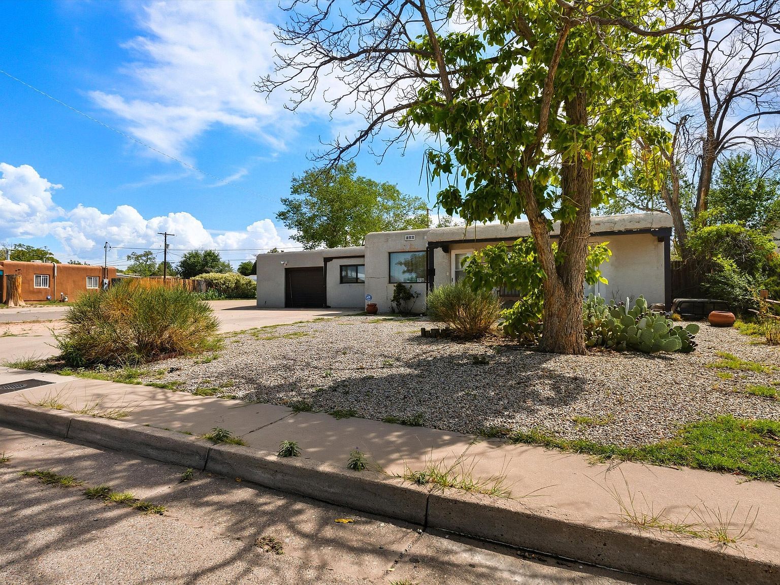 5420 Mountain Rd NE Albuquerque, NM 87110 - Thumbnail 3