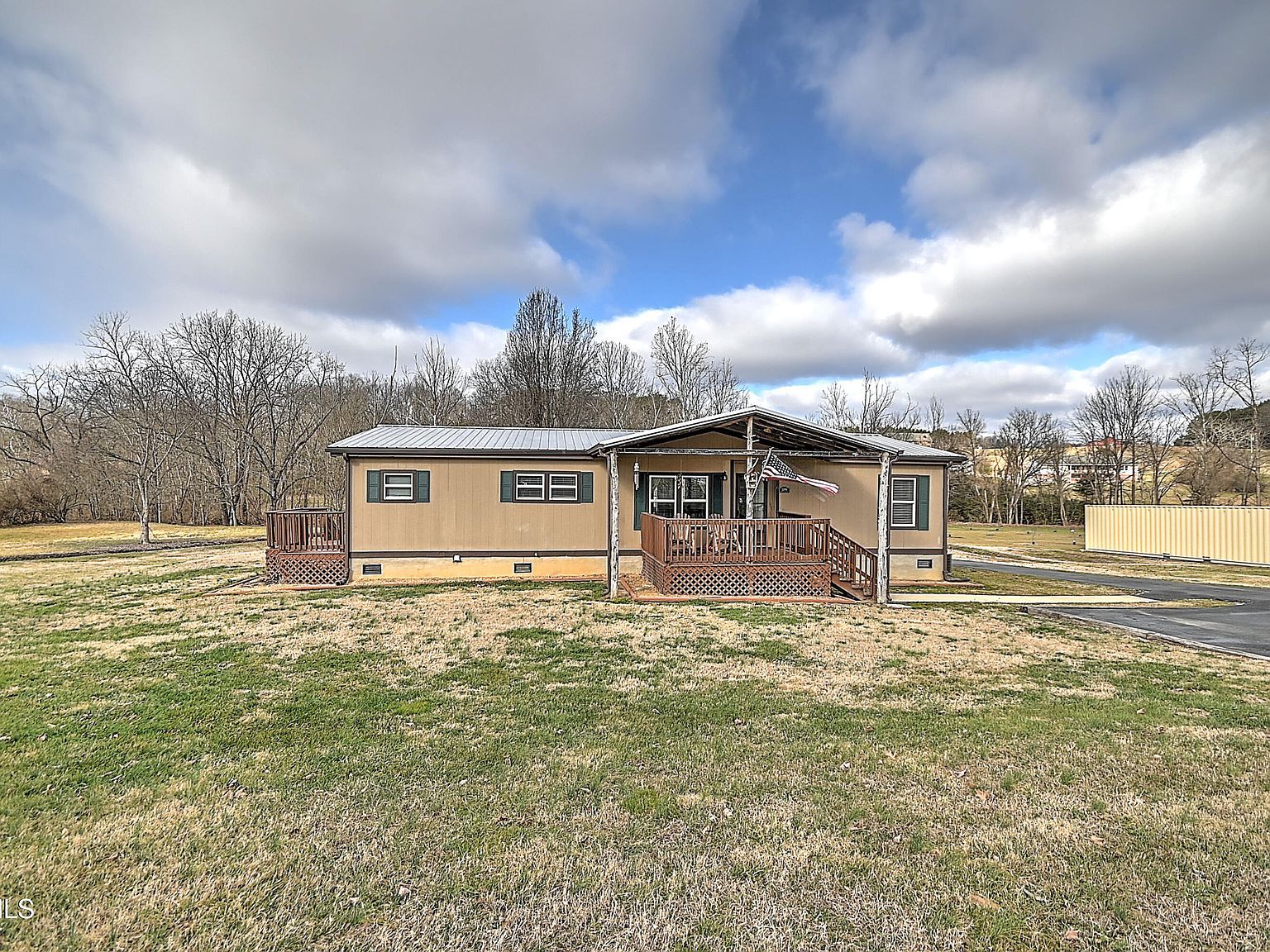 1096 Old Elizabethton Hwy Bluff City, TN 37618 - Thumbnail 3