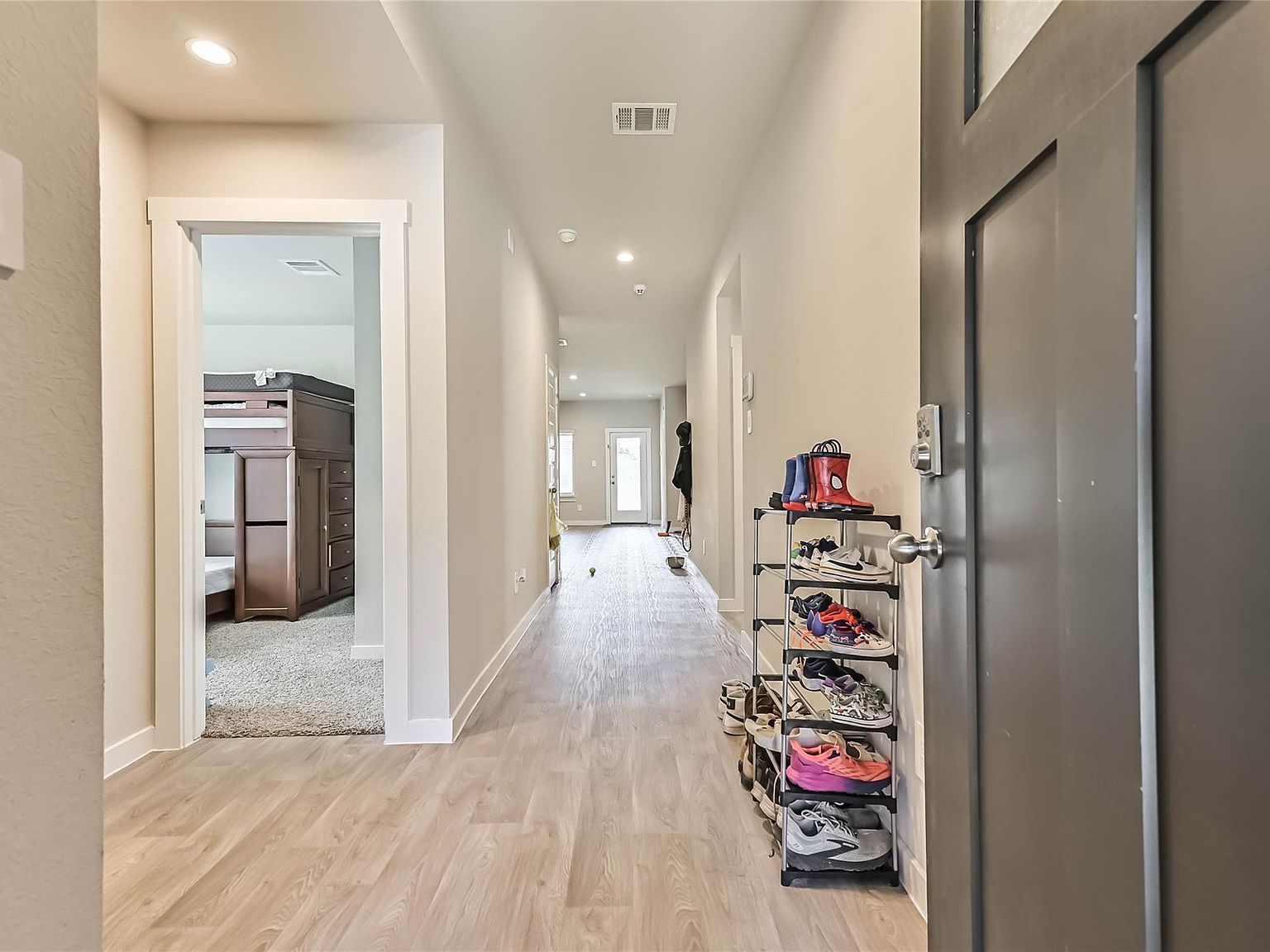 136 Little Spring Ct Anahuac, TX 77514 - Thumbnail 3