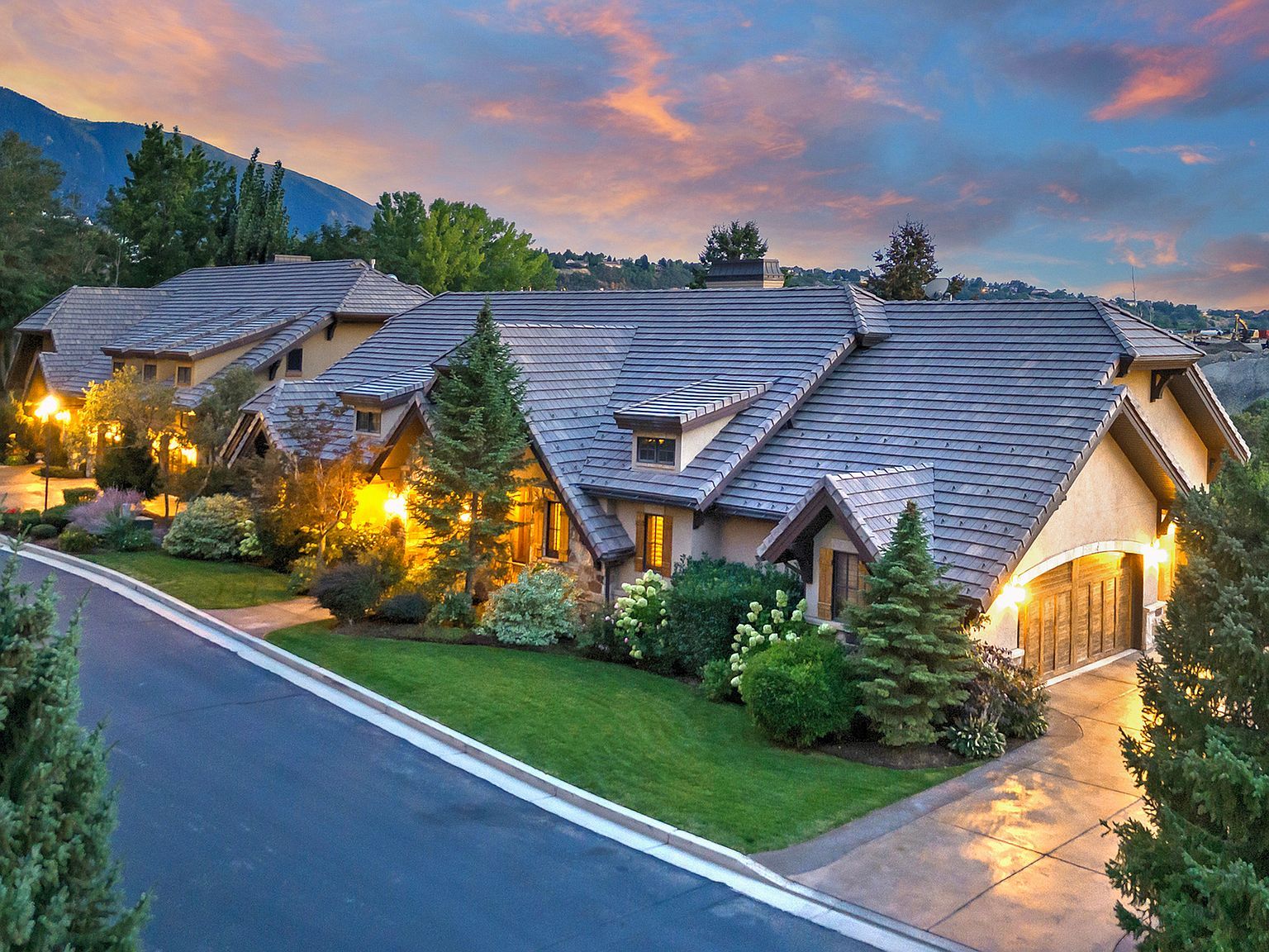 8778 S Falcon Heights Ln Cottonwood Heights, UT 84093 - Thumbnail 3