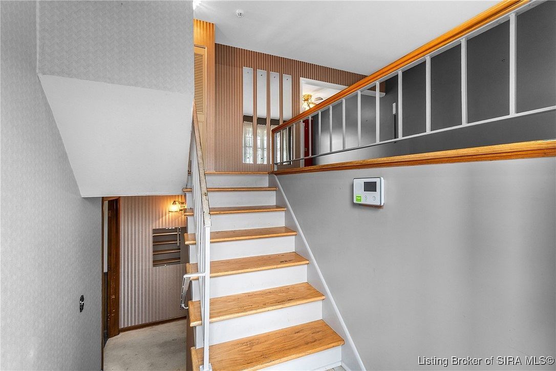 925 Redwood Dr Clarksville, IN 47129 - Thumbnail 3