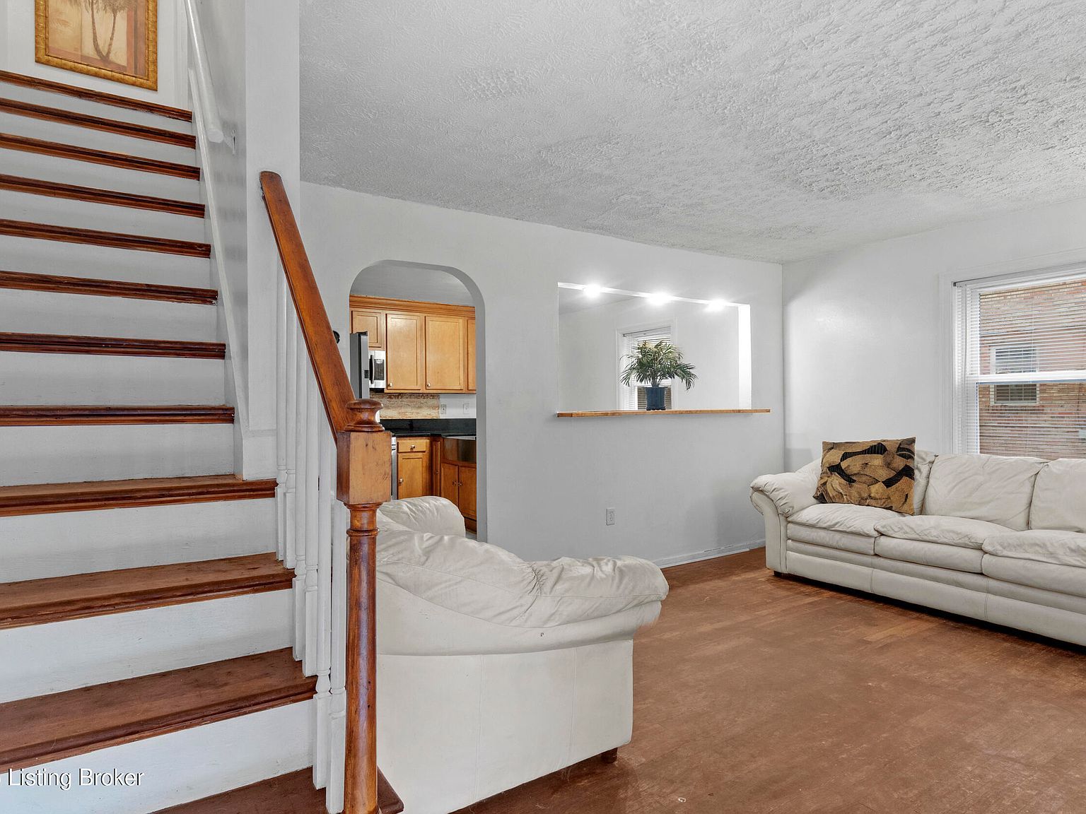 4628 Kiefer Rd Shively, KY 40216 - Thumbnail 3