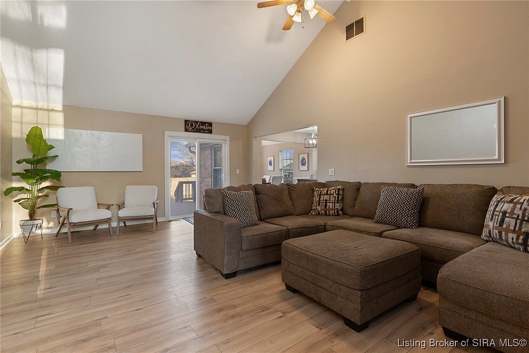 8504 Twin Springs Dr Sellersburg, IN 47172 - Thumbnail 3