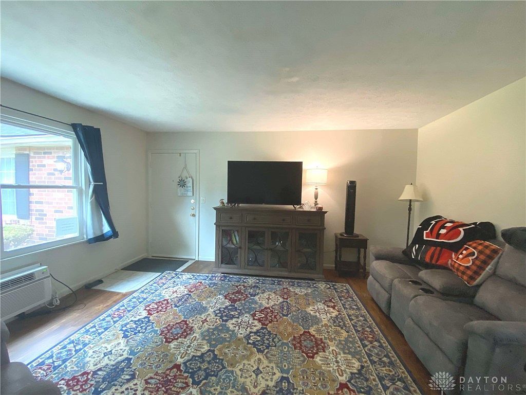 8490 Bennett Dr Piqua, OH 45356 - Thumbnail 3