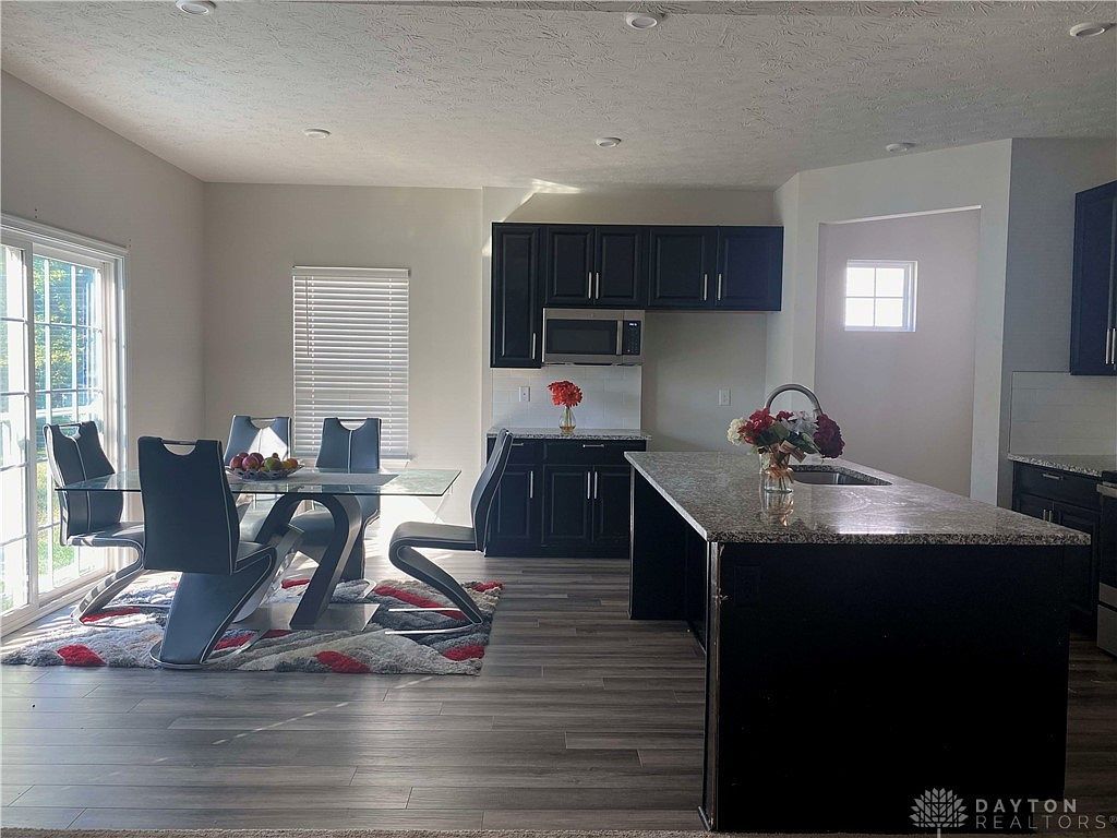 7075 Gulfstream Pl Huber Heights, OH 45424 - Thumbnail 3