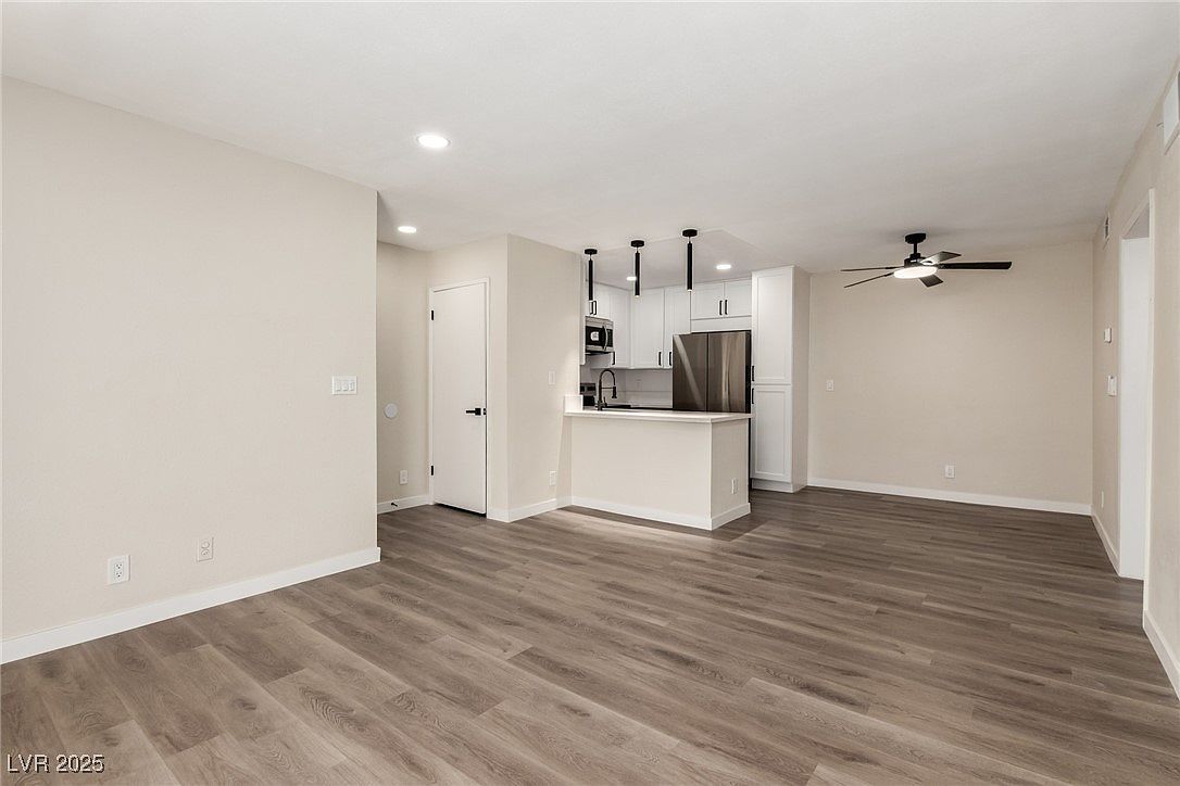 1455 E Katie Ave UNIT S26 Las Vegas, NV 89119 - Thumbnail 3