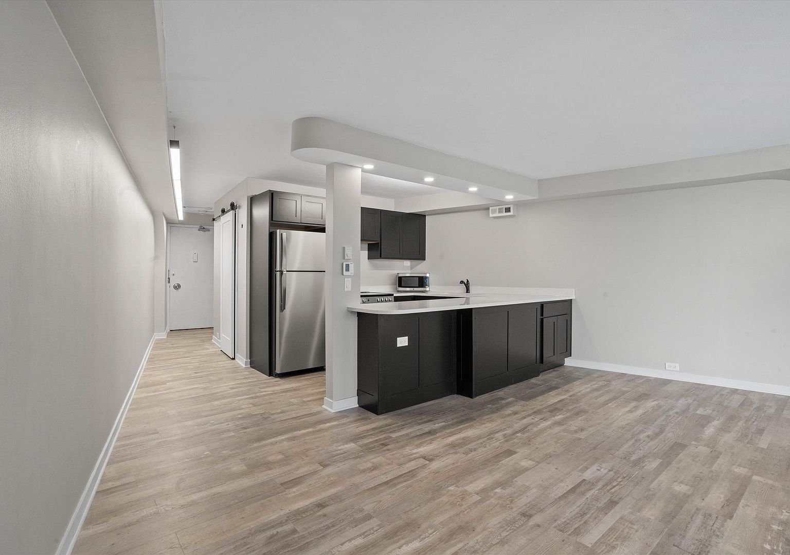 300 N State St APT 5225 Chicago, IL 60654 - Thumbnail 3