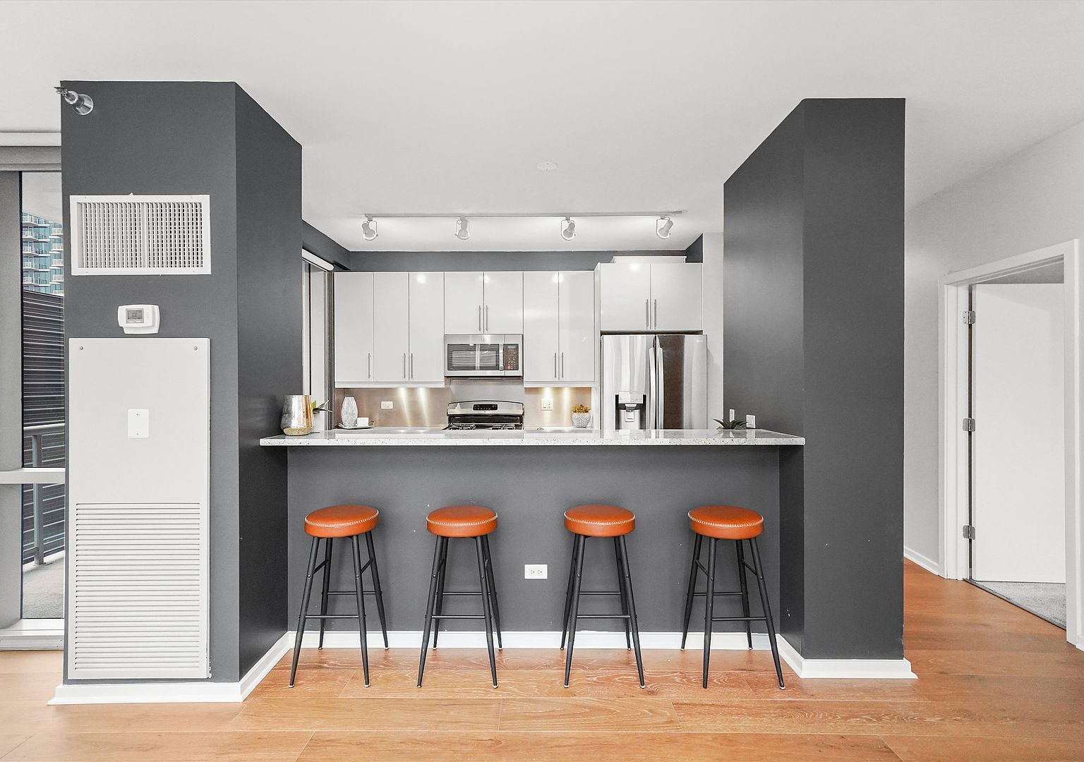 125 S Green St APT 806A Chicago, IL 60607 - Thumbnail 3