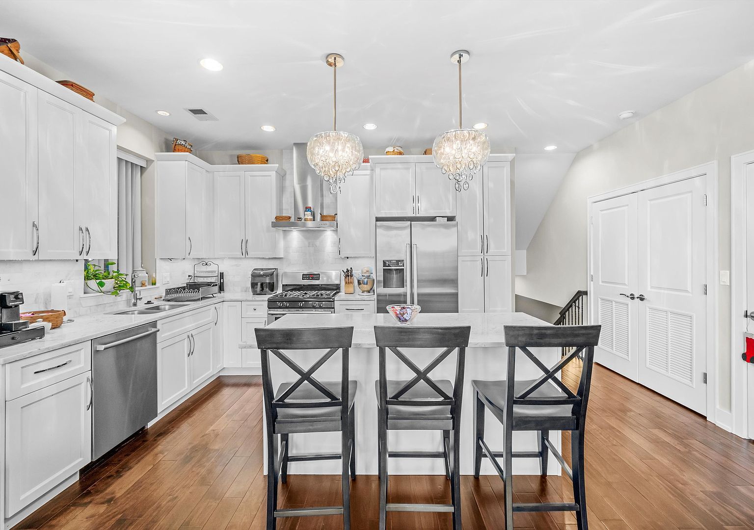 3215 N Elston Ave APT 1N Chicago, IL 60618 - Thumbnail 3