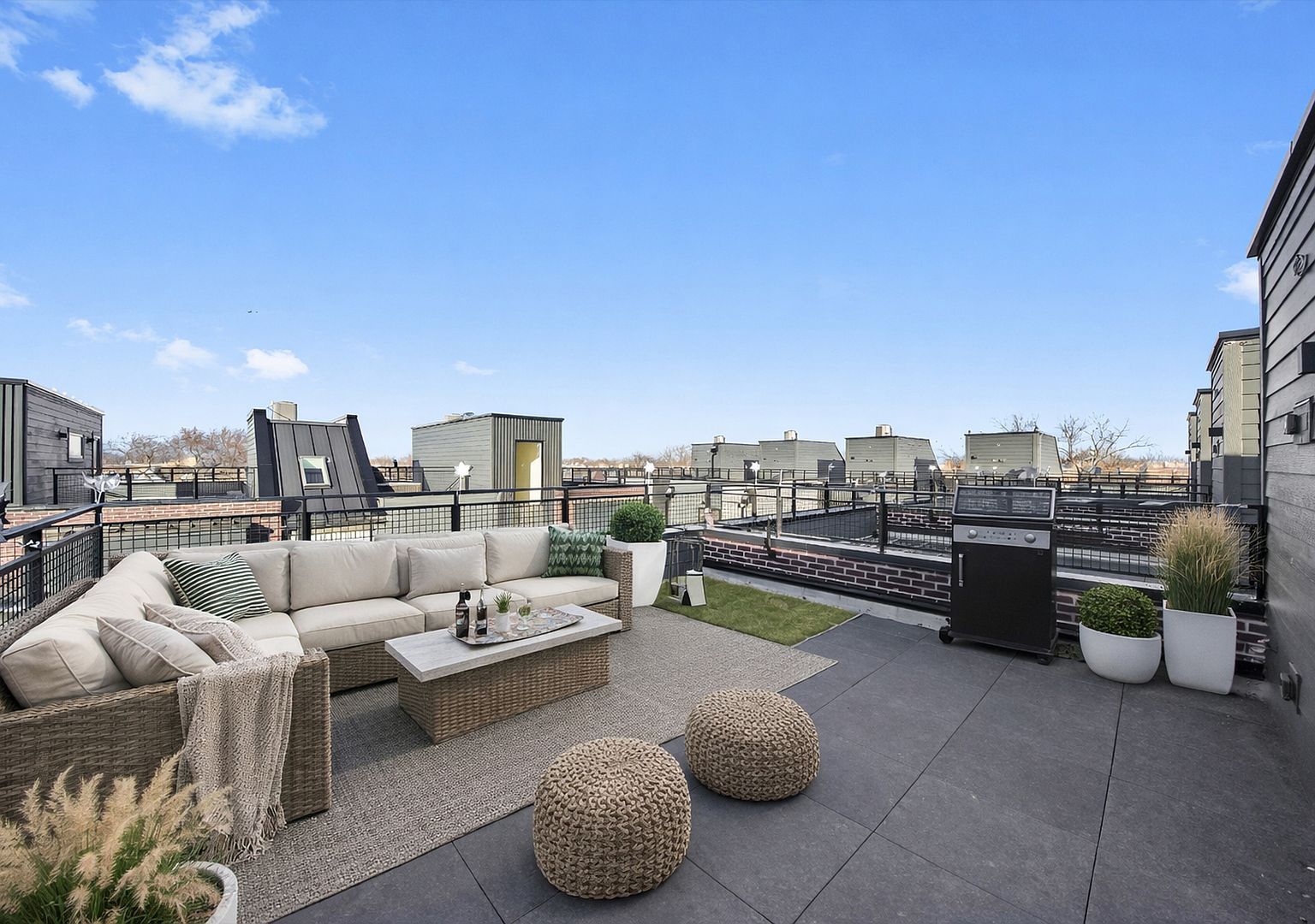 (undisclosed Address) Chicago, IL 60641 - Thumbnail 3