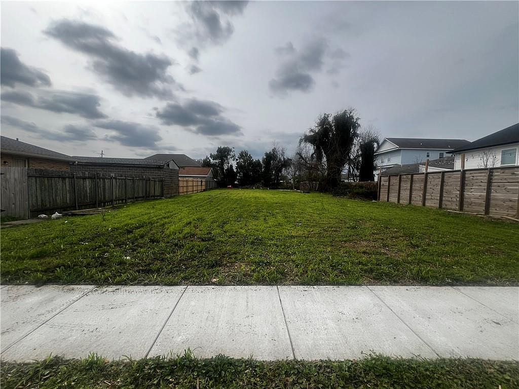 6220 Baccich St New Orleans, LA 70122  | Land/Lot