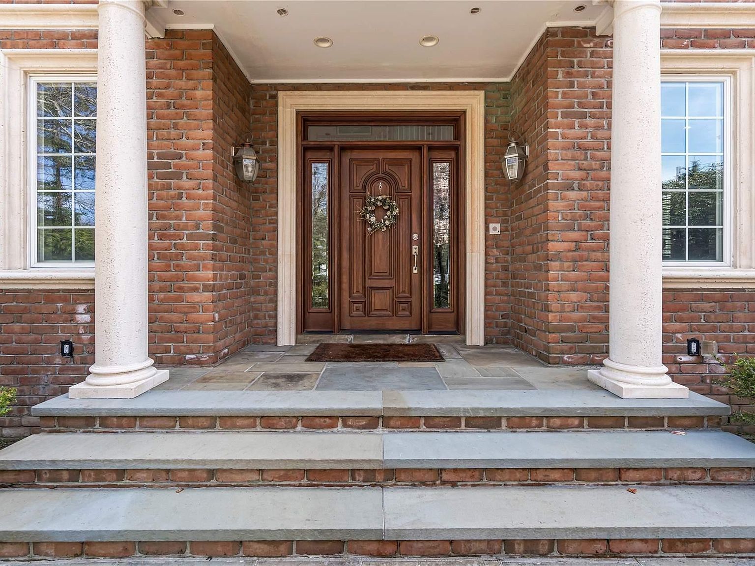 48 Wood Valley Ln Pt Washington, NY 11050 - Thumbnail 3