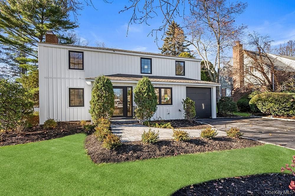 11 Entrance Rd Roslyn Heights, NY 11577 - Thumbnail 3